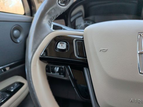 Used 2020 Lincoln Corsair Reserve w/ Appearance Package image 22