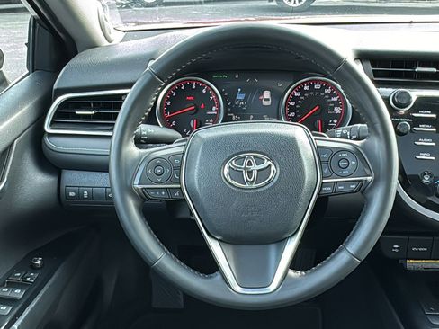 Used 2018 Toyota Camry XSE FWD image 28