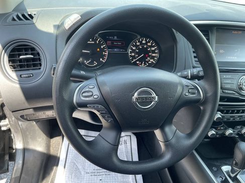 Used 2019 Nissan Pathfinder S AWD/4WD image 13