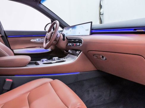 Certified 2026 Genesis GV70 2.5T Advanced image 13