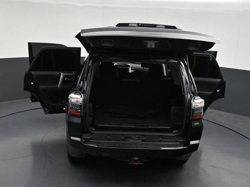 Used 2021 Toyota 4Runner SR5 RWD image 38