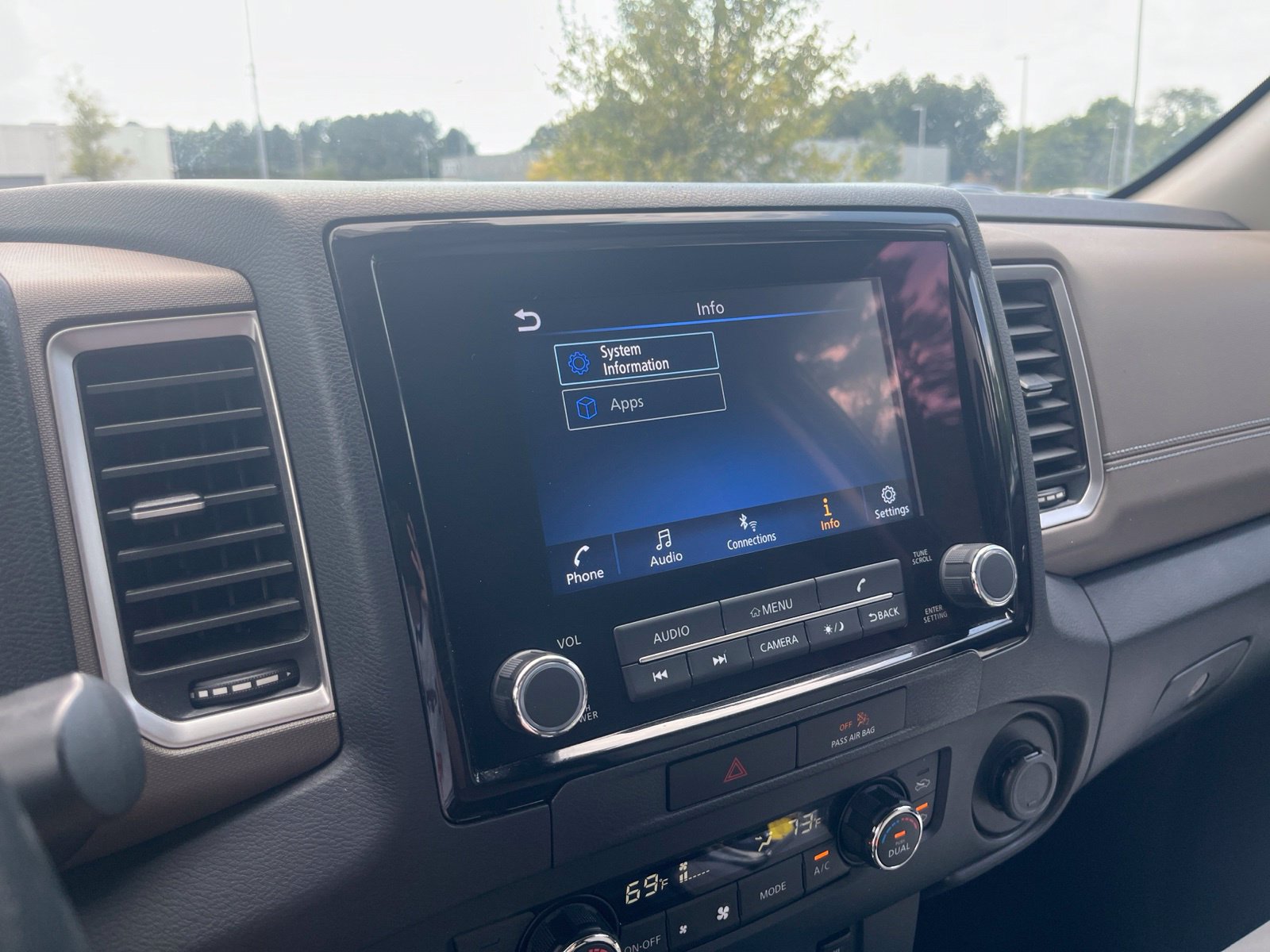 Used 2023 Nissan Frontier SV w/ Technology Package RWD image 24