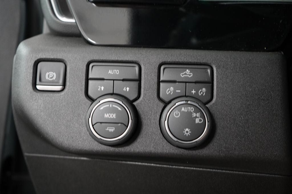 Used 2026 Chevrolet Silverado 1500 LT AWD/4WD image 12
