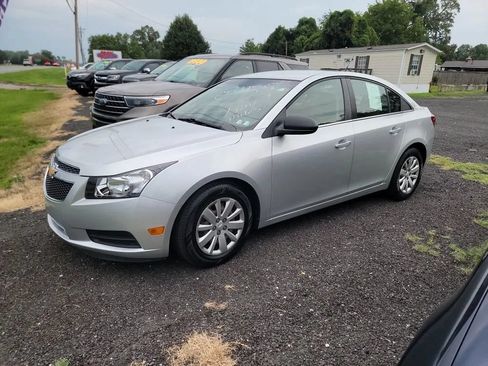 Used 2011 Chevrolet Cruze LS w/ Connectivity Package FWD image 7