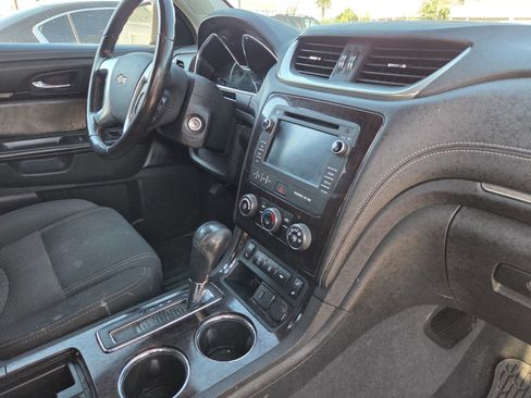 Used 2016 Chevrolet Traverse LT w/ Style and Technology Package AWD/4WD image 15