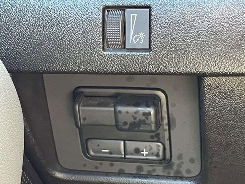 Used 2025 Chevrolet Colorado ZR2 w/ Technology Package AWD/4WD image 24