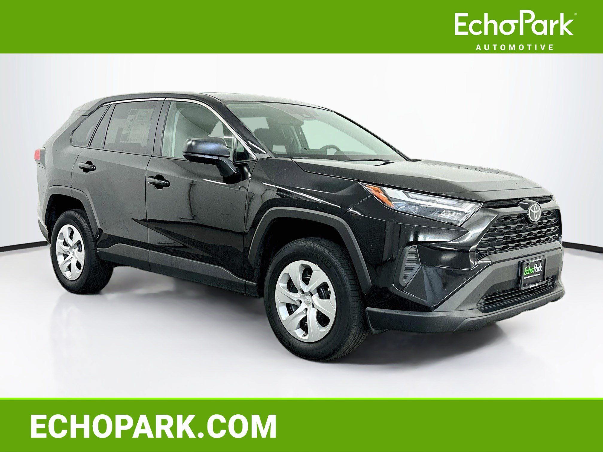 Used 2025 Toyota RAV4 LE AWD/4WD image 1