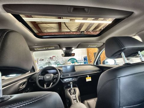 Used 2024 Honda HR-V EX-L image 16