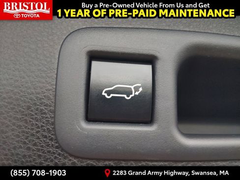 Used 2023 Toyota Highlander XLE AWD/4WD image 35