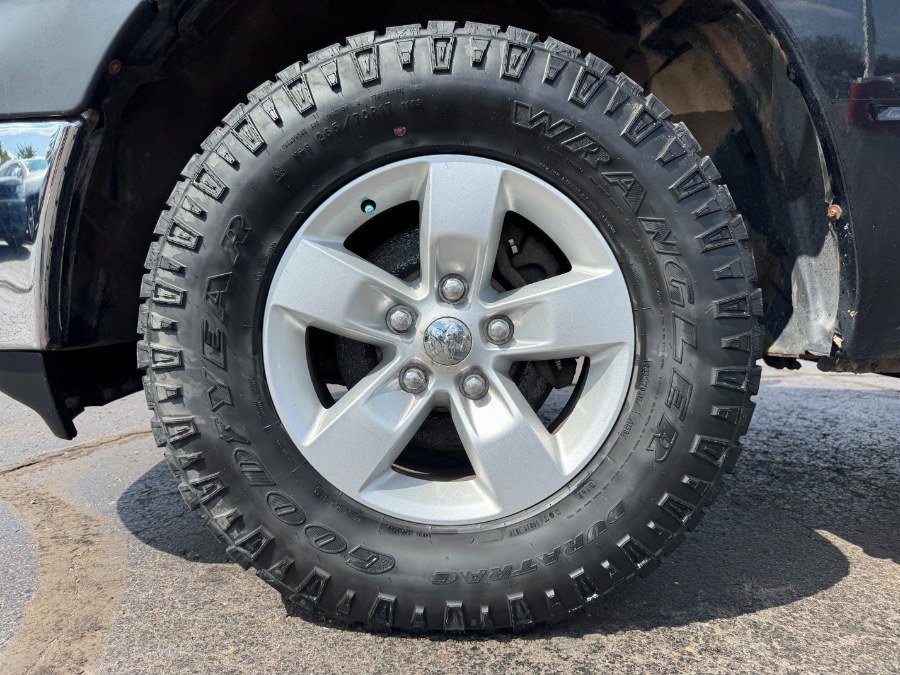 Used 2014 RAM 1500 ST w/ SXT Appearance Group AWD/4WD image 13