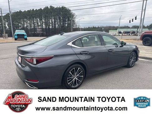 Used 2025 Lexus ES 350 w/ Premium Package image 3