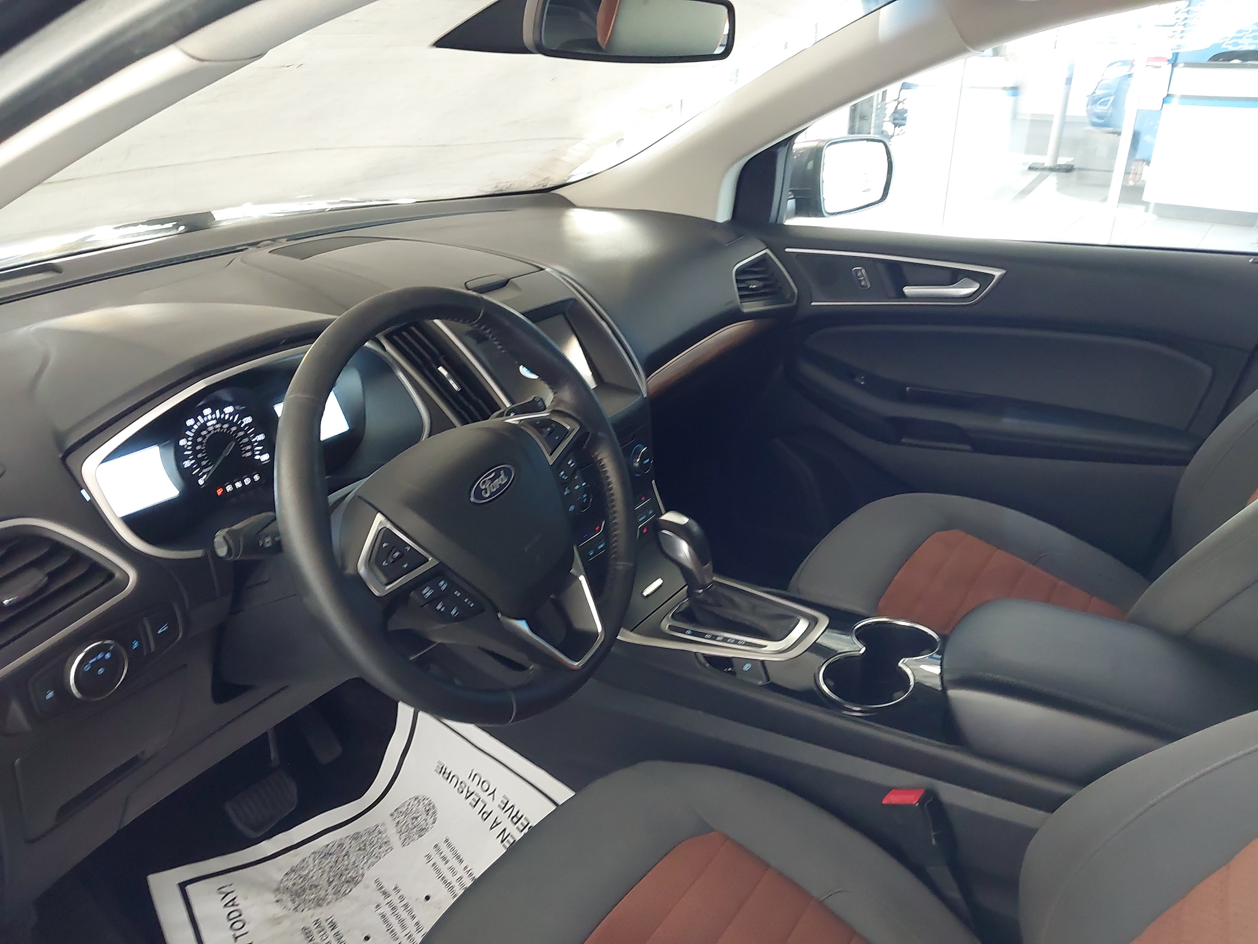 Used 2018 Ford Edge SEL w/ Equipment Group 201A FWD image 2