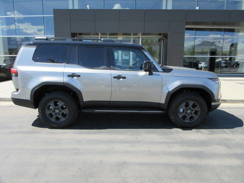 Used 2026 Lexus GX 550 image 11