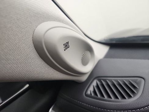 Used 2025 Toyota Highlander Limited AWD/4WD image 57