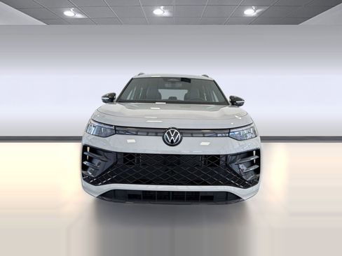 New 2026 Volkswagen Tiguan SE R-Line FWD image 6