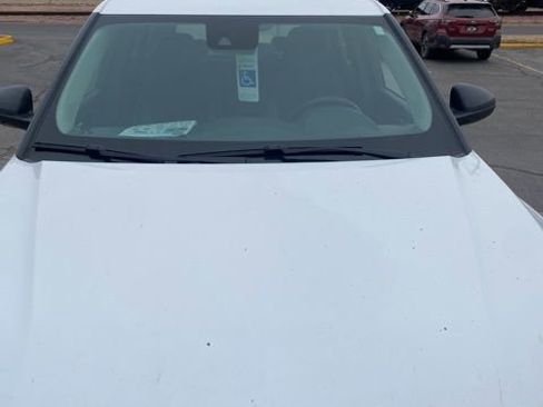 Used 2023 Chevrolet TrailBlazer LS image 2