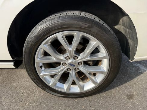 Used 2018 Ford Expedition Platinum image 16