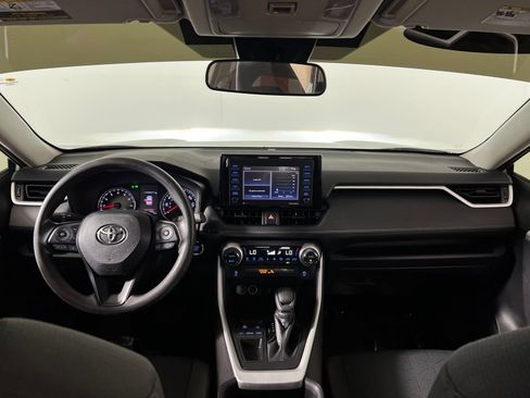 Certified 2022 Toyota RAV4 XLE FWD image 23