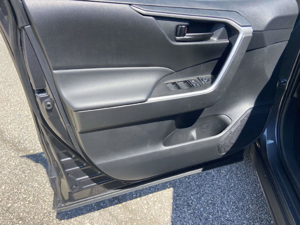 Used 2025 Toyota RAV4 LE FWD image 11