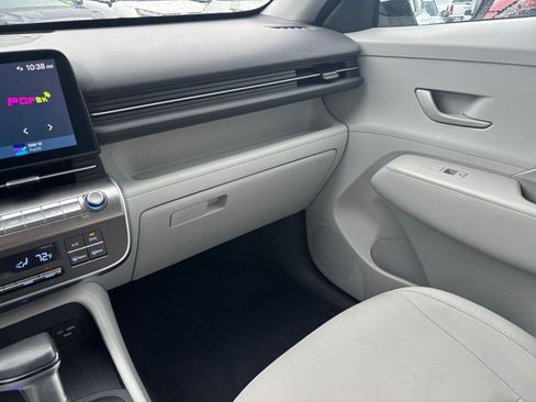 Used 2025 Hyundai Kona SEL image 36
