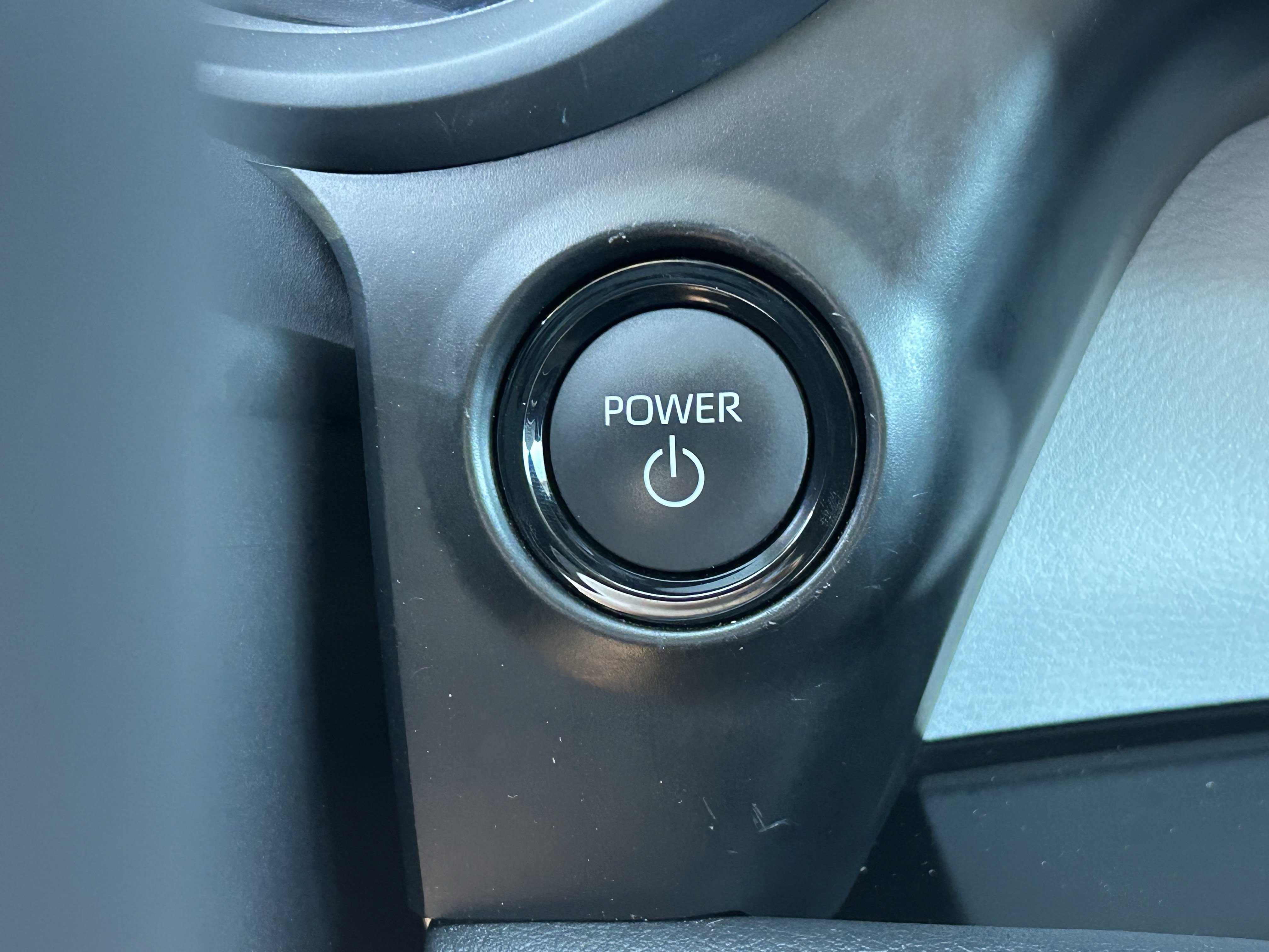 Used 2025 Toyota Sienna XLE FWD image 24