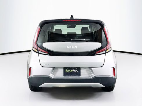 Used 2025 Kia Soul LX w/ LX Technology Package FWD image 7