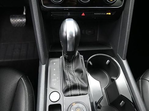 Used 2023 Volkswagen Atlas SE w/ Panoramic Sunroof Package image 25