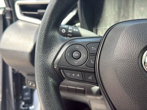 Certified 2025 Toyota Corolla LE image 21