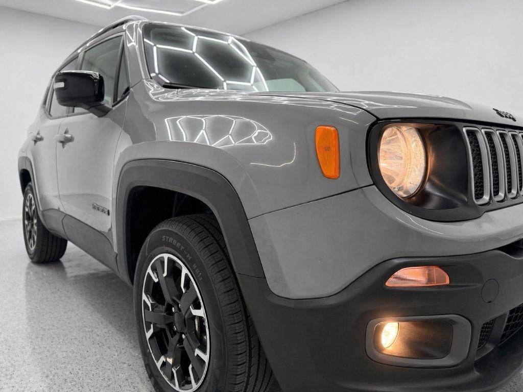 Used 2023 Jeep Renegade Latitude AWD/4WD image 33