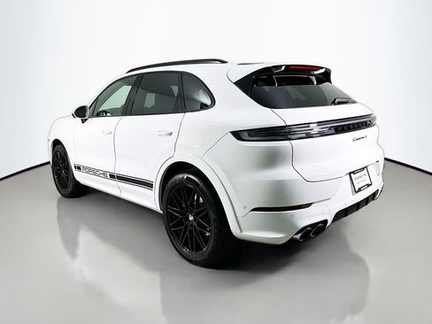 New 2026 Porsche Cayenne S image 3