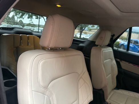 Used 2016 Ford Explorer Platinum AWD/4WD image 26