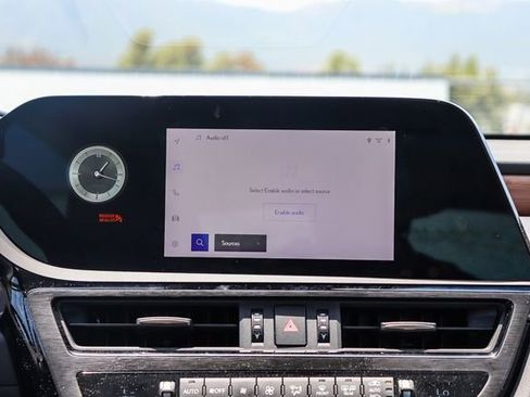 Used 2025 Lexus ES 350 w/ Premium Package FWD image 17