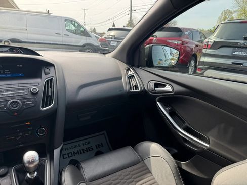 Used 2018 Ford Focus ST image 46