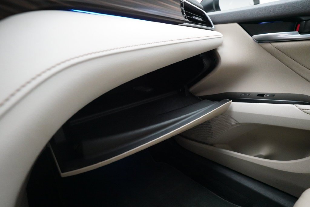 Used 2018 Toyota Camry XLE w/ Audio Package FWD image 28