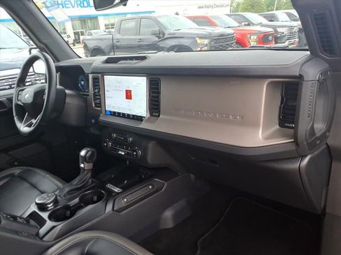 Used 2025 Ford Bronco Outer Banks AWD/4WD image 16