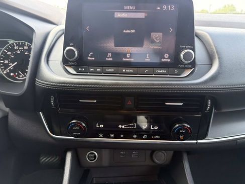 Used 2022 Nissan Rogue SV FWD image 28