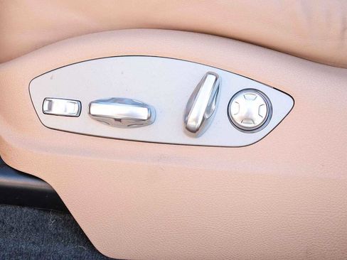 Used 2024 Porsche Macan image 26