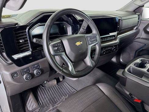 Used 2025 Chevrolet Silverado 1500 LT image 9