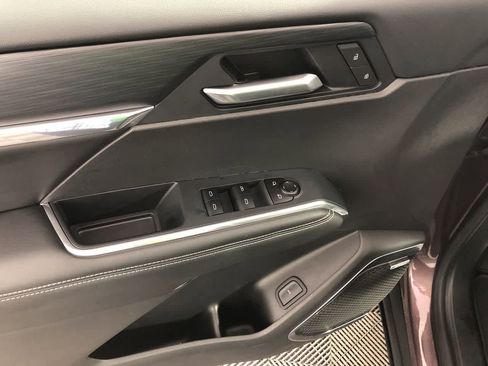 Used 2025 GMC Acadia Elevation image 22