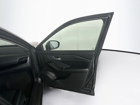 Used 2026 Nissan Rogue SL FWD image 31