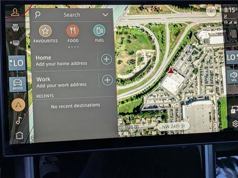 Used 2025 Land Rover Range Rover Long Wheelbase SE image 14