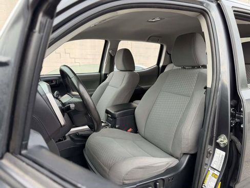 Used 2020 Toyota Tacoma SR5 image 27
