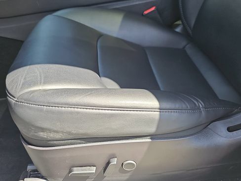 Used 2021 Tesla Model Y Long Range AWD/4WD image 27