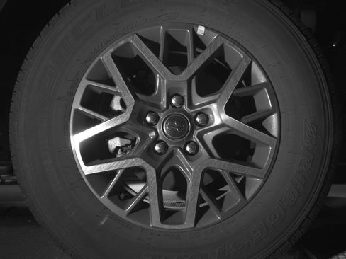 Used 2025 Jeep Wrangler Sahara image 13