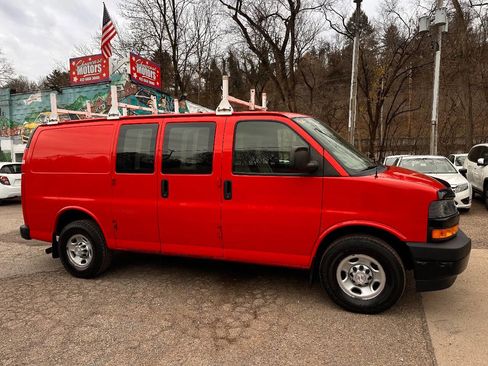 Used 2018 Chevrolet Express 2500 image 1