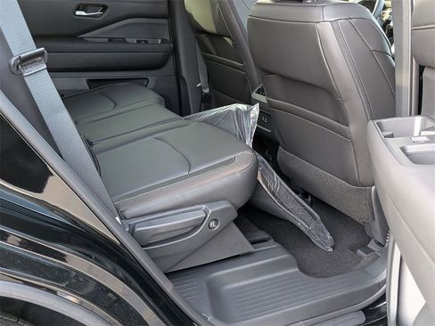 New 2025 Nissan Pathfinder SL image 20