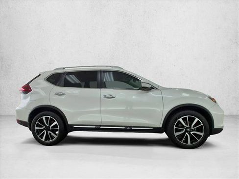 Used 2019 Nissan Rogue SL w/ Premium Package FWD image 4