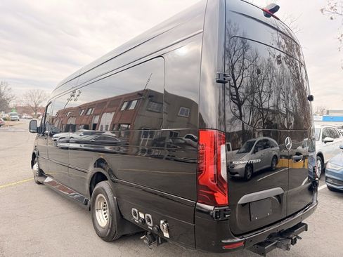 Used 2020 Mercedes-Benz Sprinter 3500 image 3