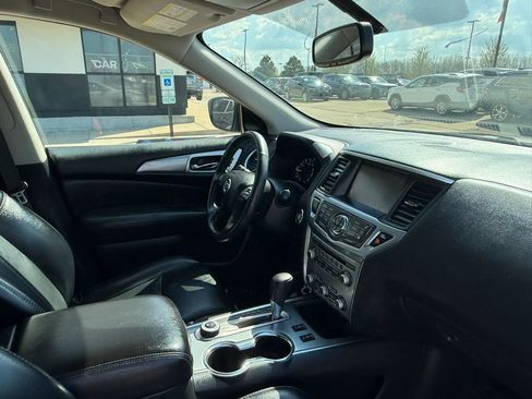 Used 2020 Nissan Pathfinder SL AWD/4WD image 27