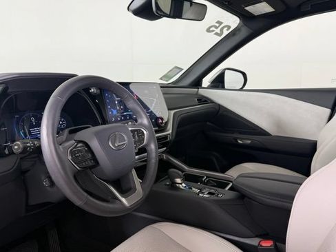 Used 2025 Lexus TX 350 AWD w/ Technology Package image 4